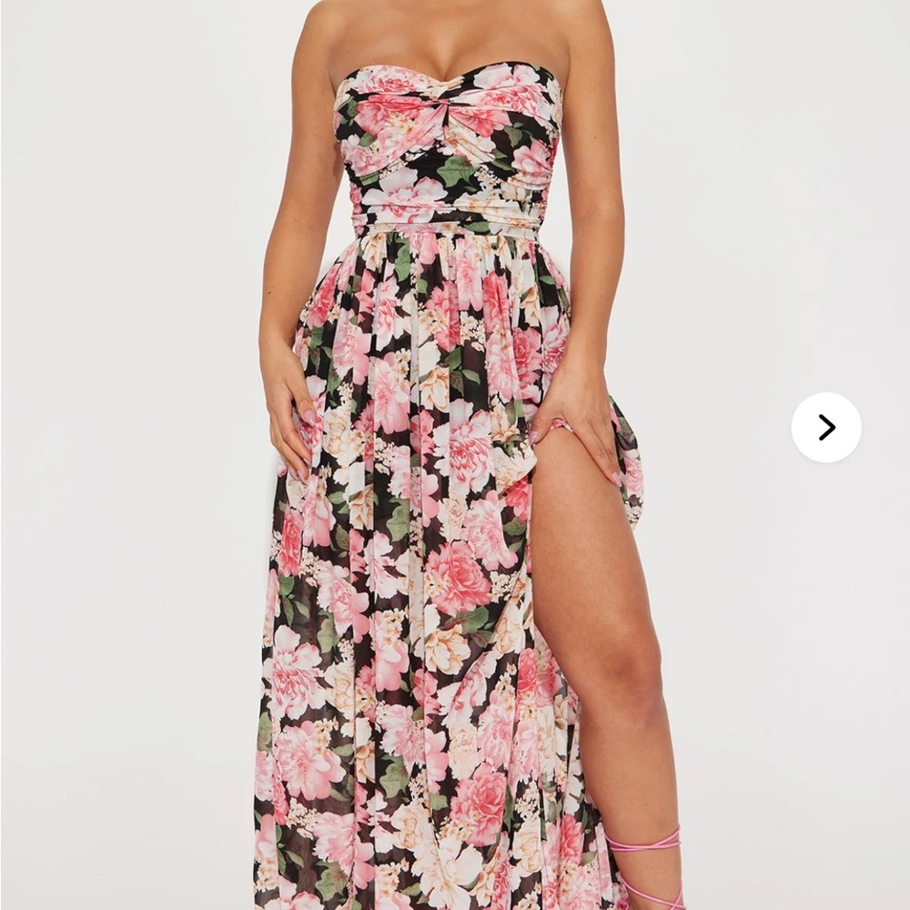 NWOT - Fashion Nova Floral Printed Maxi Dress